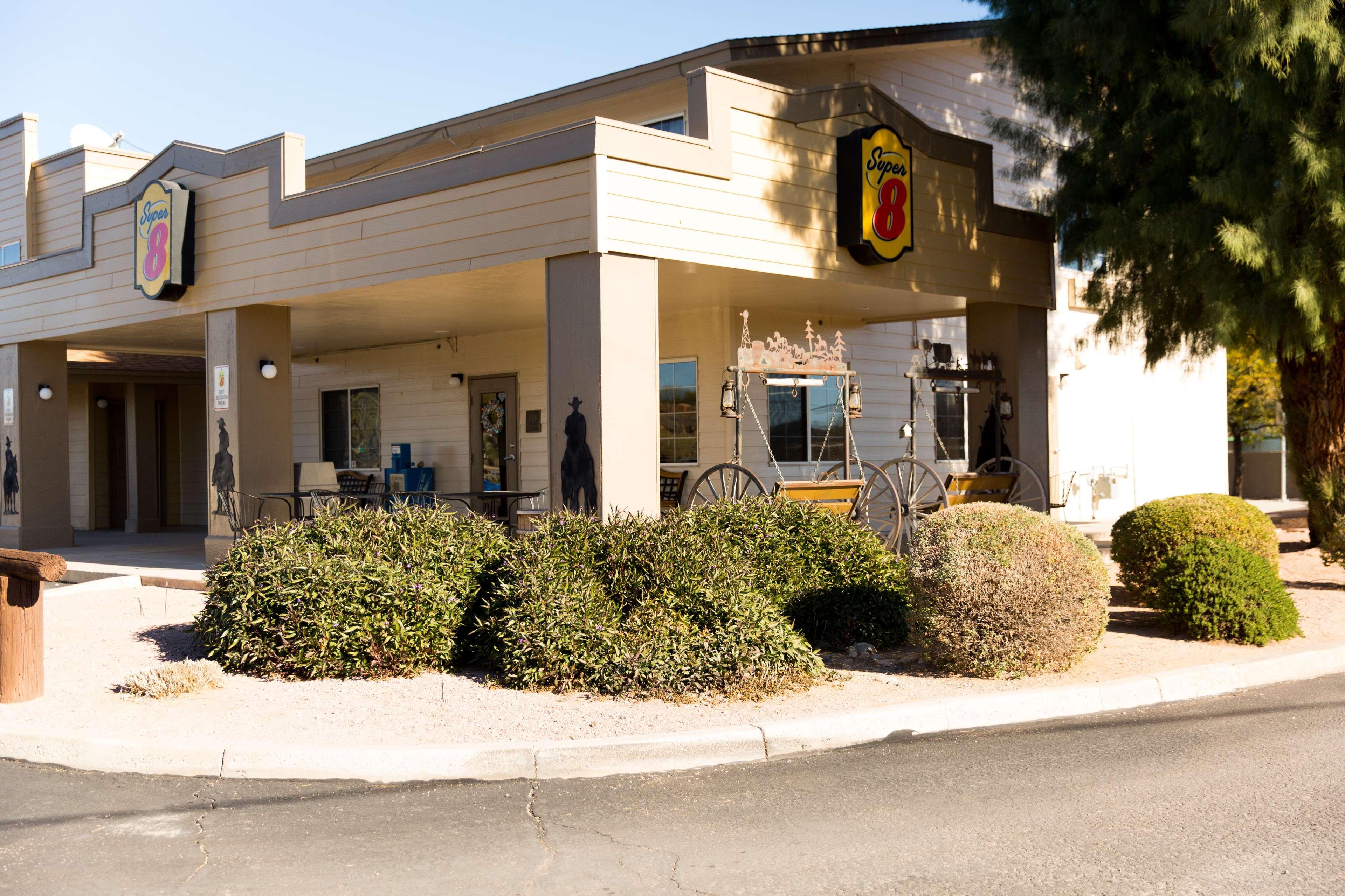 Hotel Super 8 by Wyndham Wickenburg AZ Exterior foto