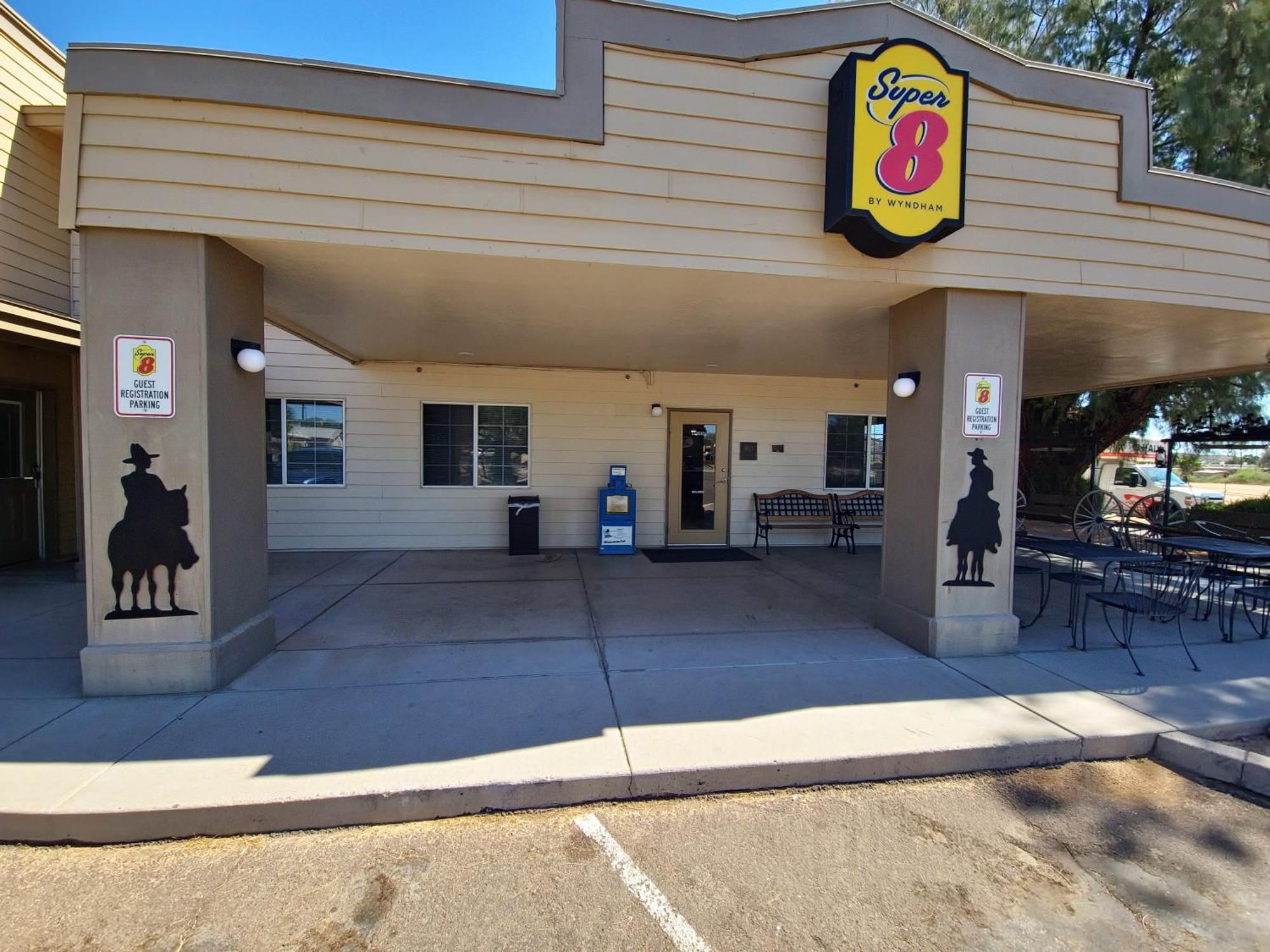 Hotel Super 8 by Wyndham Wickenburg AZ Exterior foto